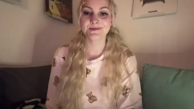 LoveAliceXXX online show from April 11, 2026, 6:55 pm