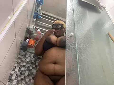 BoobsQueeen online show from May 10, 2026, 8:33 pm