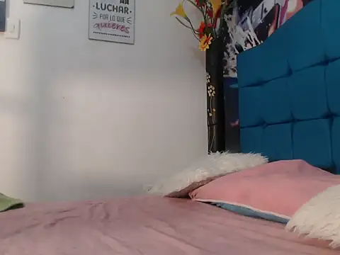 Nathaly Sam online show from April 17, 2026, 11:02 am