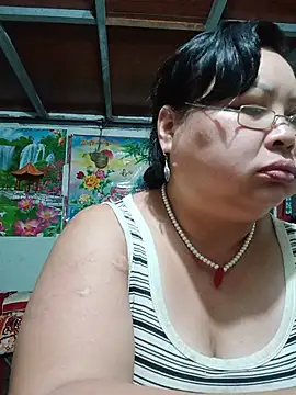 Snapshot of Monglan-c chatting on July 5, 2026, 4:19 am Monglan-c online show from July 5, 2026, 4:19 am