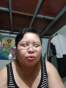 Snapshot of Monglan-c chatting on July 9, 2026, 3:55 pm Monglan-c online show from July 9, 2026, 3:55 pm