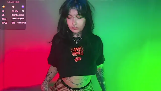 CallmeDistress online show from April 27, 2026, 6:55 am