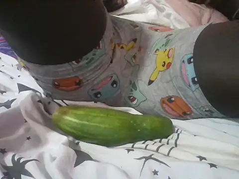 Snapshot of Freakybaby13 chatting on April 1, 2026, 2:03 pm Freakybaby13 online show from April 1, 2026, 2:03 pm