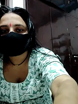 purvi46 online show from April 10, 2026, 5:47 am