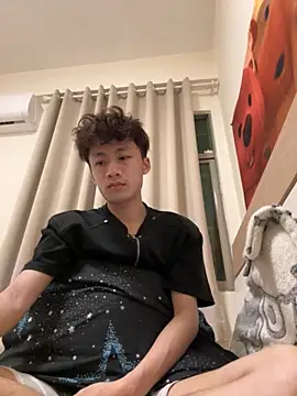 sexyboy-3525 online show from April 3, 2026, 6:47 pm