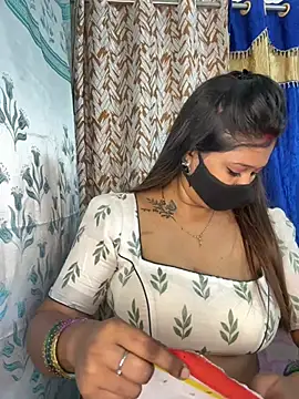 Snapshot of Sweet-Ellina chatting on April 14, 2026, 11:54 pm Sweet-Ellina online show from April 14, 2026, 11:54 pm