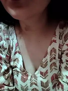 Snapshot of ZOYA_KHAN-123 chatting on May 2, 2026, 9:03 am ZOYA KHAN-123 online show from May 2, 2026, 9:03 am