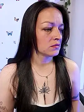 Snapshot of Isa_bluee chatting on April 8, 2026, 2:13 am Isa bluee online show from April 8, 2026, 2:13 am