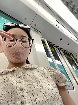 meimeibuguai online show from June 1, 2026, 10:26 am