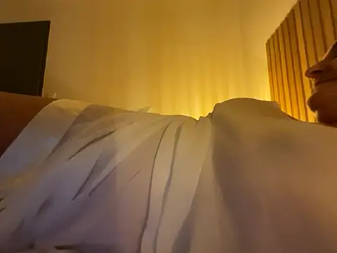 Victoria-timide online show from April 15, 2026, 7:51 pm