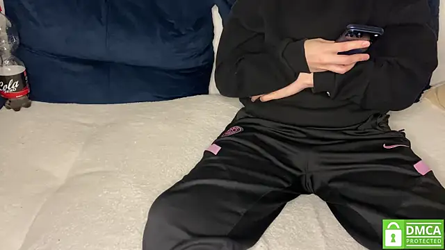 Snapshot of NaughtysecretsDE chatting on April 10, 2026, 6:15 pm NaughtysecretsDE online show from April 10, 2026, 6:15 pm