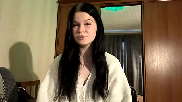 Snapshot of BellaLuxury chatting on March 31, 2026, 3:03 pm BellaLuxury online show from March 31, 2026, 3:03 pm