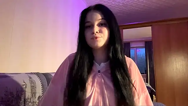 Snapshot of BellaLuxury chatting on March 30, 2026, 3:35 pm BellaLuxury online show from March 30, 2026, 3:35 pm