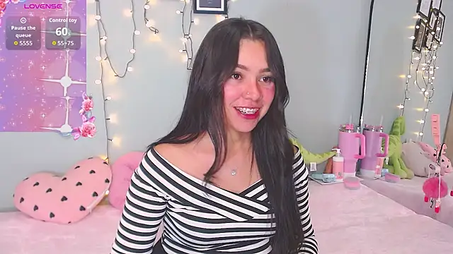 Snapshot of MissDulceRose chatting on April 5, 2026, 1:12 am MissDulceRose online show from April 5, 2026, 1:12 am