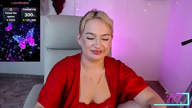 Snapshot of Carolina_2403 chatting on June 11, 2026, 10:40 pm Carolina 2403 online show from June 11, 2026, 10:40 pm