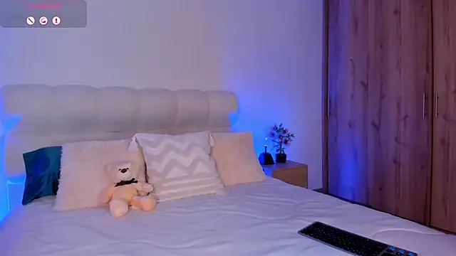 Snapshot of abigail_01 chatting on April 6, 2026, 12:17 am abigail 01 online show from April 6, 2026, 12:17 am