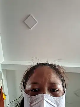 Snapshot of Yummy_9x chatting on April 5, 2026, 12:17 am Yummy 9x online show from April 5, 2026, 12:17 am