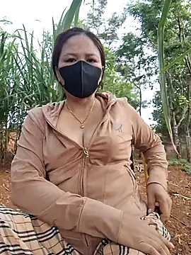 Snapshot of Yummy_9x chatting on April 3, 2026, 12:06 am Yummy 9x online show from April 3, 2026, 12:06 am