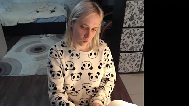 Snapshot of Sweet_hot_shrmp chatting on June 3, 2026, 5:52 am Sweet hot shrmp online show from June 3, 2026, 5:52 am