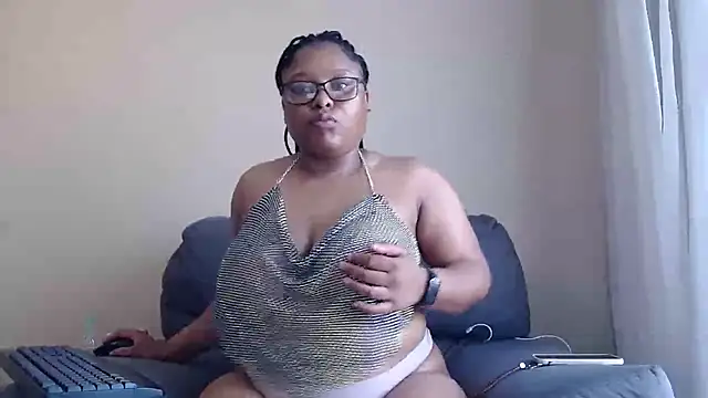 Snapshot of xxZoeyx chatting on May 14, 2026, 6:21 am xxZoeyx online show from May 14, 2026, 6:21 am
