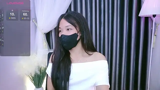 Lu Ly22 online show from May 25, 2026, 1:54 pm