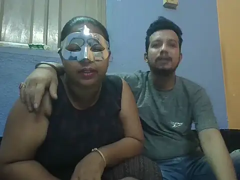 Naina1994 online show from April 14, 2026, 12:43 pm