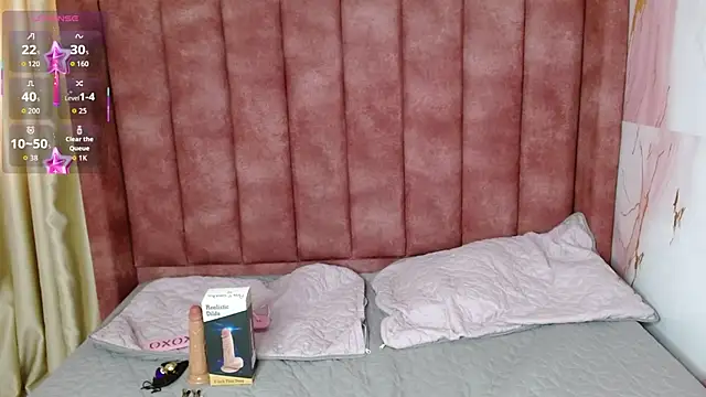 ariann cat online show from April 10, 2026, 1:51 pm