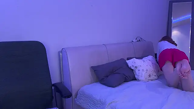 Snapshot of ReynaSweet_ chatting on April 12, 2026, 10:02 pm ReynaSweet online show from April 12, 2026, 10:02 pm