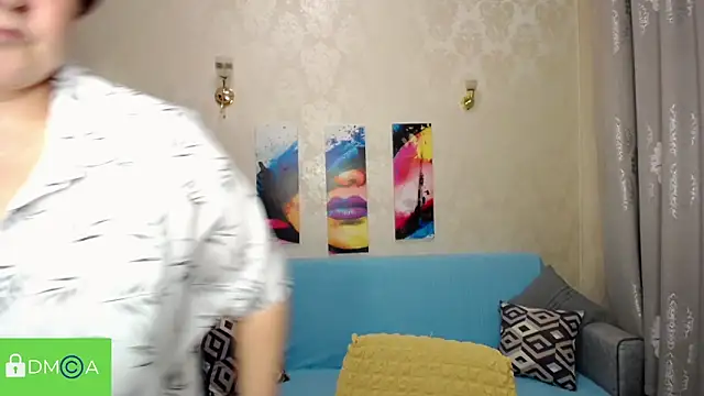 QUEEN02030 online show from April 19, 2026, 3:02 pm