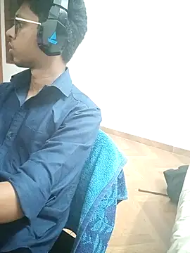 Snapshot of letsplaygame chatting on April 13, 2026, 5:28 pm letsplaygame online show from April 13, 2026, 5:28 pm