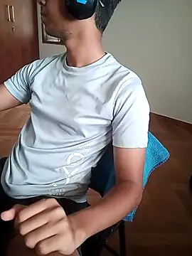 Snapshot of letsplaygame chatting on April 11, 2026, 6:43 am letsplaygame online show from April 11, 2026, 6:43 am