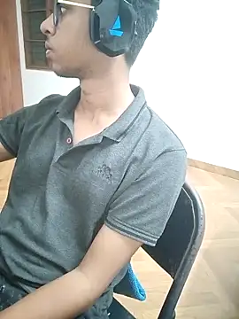 Snapshot of letsplaygame chatting on April 9, 2026, 3:40 pm letsplaygame online show from April 9, 2026, 3:40 pm