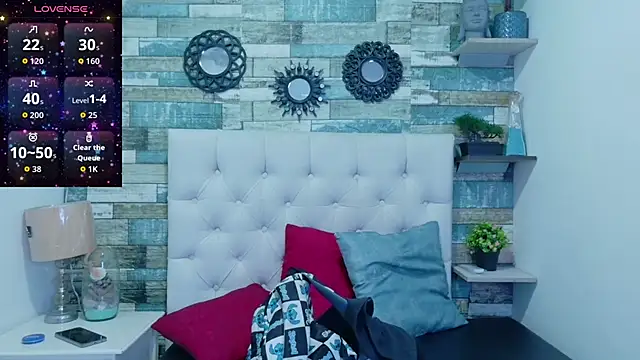 Skylernaomi online show from April 8, 2026, 1:01 pm