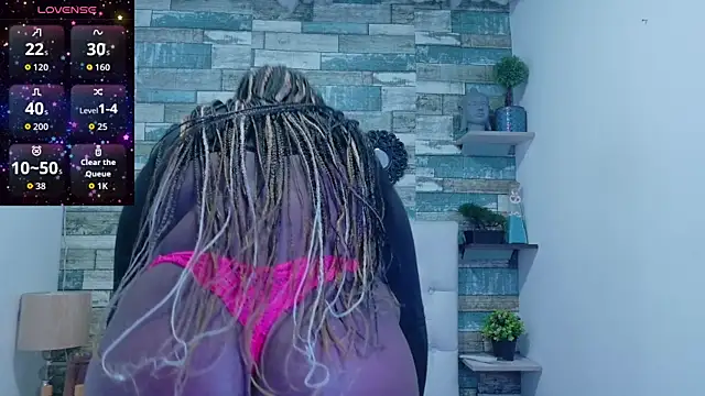 Skylernaomi online show from April 17, 2026, 1:14 pm