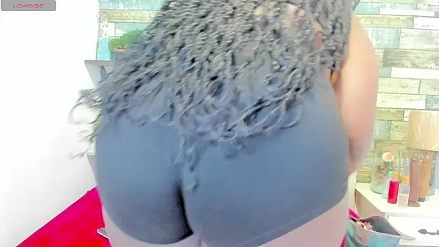 Snapshot of Skylernaomi chatting on June 17, 2026, 3:11 pm Skylernaomi online show from June 17, 2026, 3:11 pm