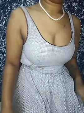 Snapshot of Piyu_x chatting on April 9, 2026, 1:40 am Piyu x online show from April 9, 2026, 1:40 am