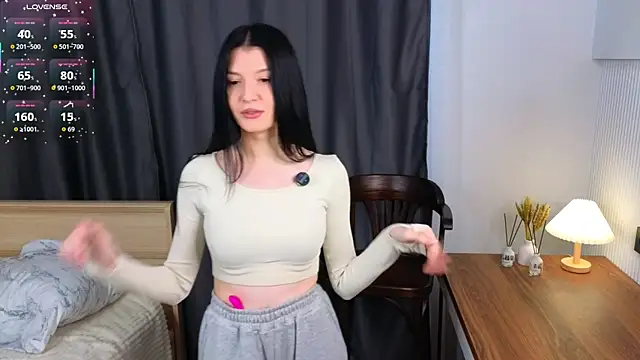 Snapshot of JazminLantey chatting on April 6, 2026, 1:23 am JazminLantey online show from April 6, 2026, 1:23 am