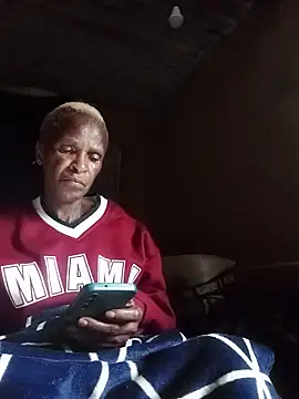 Snapshot of Naughtygrany chatting on June 21, 2026, 10:43 am Naughtygrany online show from June 21, 2026, 10:43 am