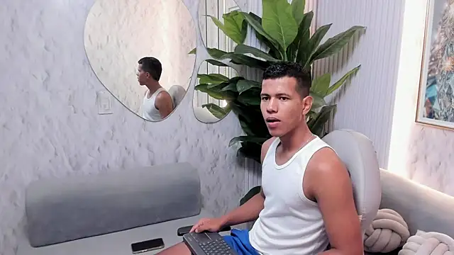 noahdark  online show from April 9, 2026, 2:13 am