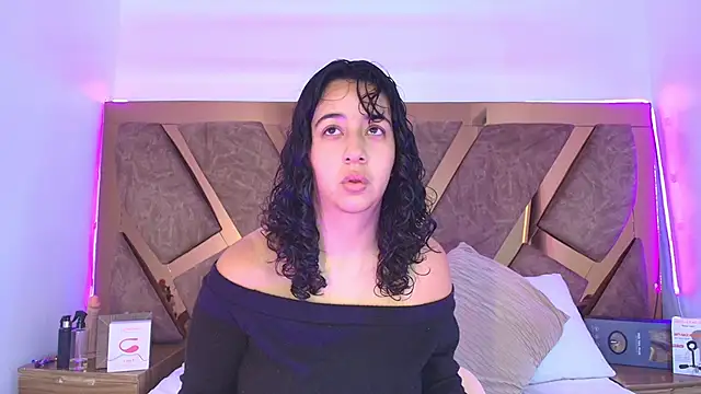 bella swwan  online show from April 11, 2026, 2:32 pm