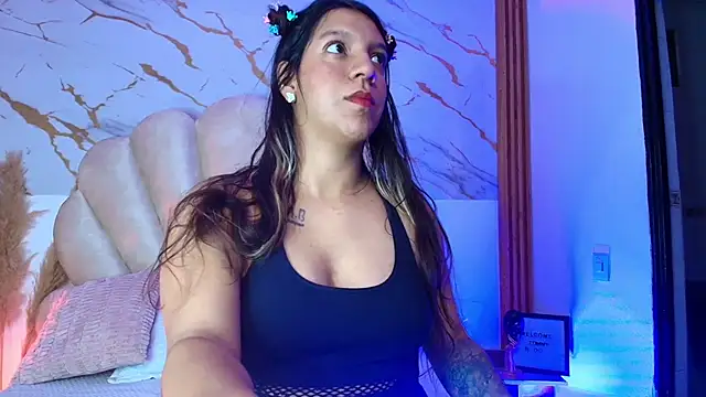 Snapshot of Lunaa_Rossee chatting on April 1, 2026, 11:55 am Lunaa Rossee online show from April 1, 2026, 11:55 am