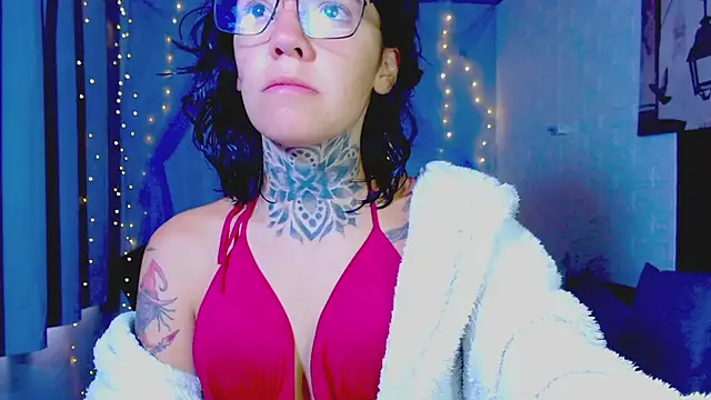 LannieGonzales online show from April 9, 2026, 12:33 pm