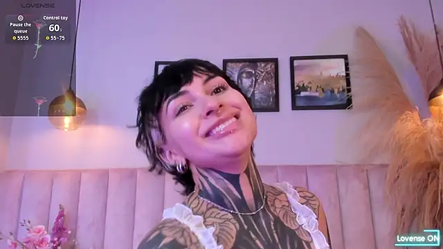 Luana fiore online show from April 11, 2026, 12:20 pm