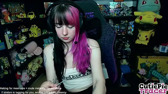 Snapshot of CutieTracer chatting on June 2, 2026, 9:48 pm CutieTracer online show from June 2, 2026, 9:48 pm