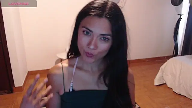 FreyaRouge online show from April 11, 2026, 3:16 pm