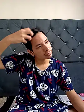 Ian-yin08 online show from April 4, 2026, 12:45 pm