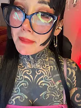 Snapshot of Musedreams chatting on April 4, 2026, 2:18 am Musedreams online show from April 4, 2026, 2:18 am