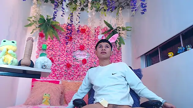 Snapshot of Thiagorincon22 chatting on April 5, 2026, 3:02 am Thiagorincon22 online show from April 5, 2026, 3:02 am