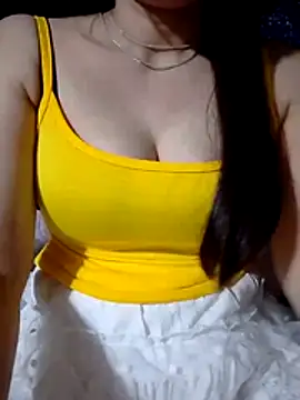 Snapshot of Mi-Naney chatting on July 3, 2026, 9:21 pm Mi-Naney online show from July 3, 2026, 9:21 pm