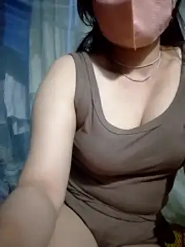 Snapshot of Mi-Naney chatting on April 15, 2026, 10:43 pm Mi-Naney online show from April 15, 2026, 10:43 pm